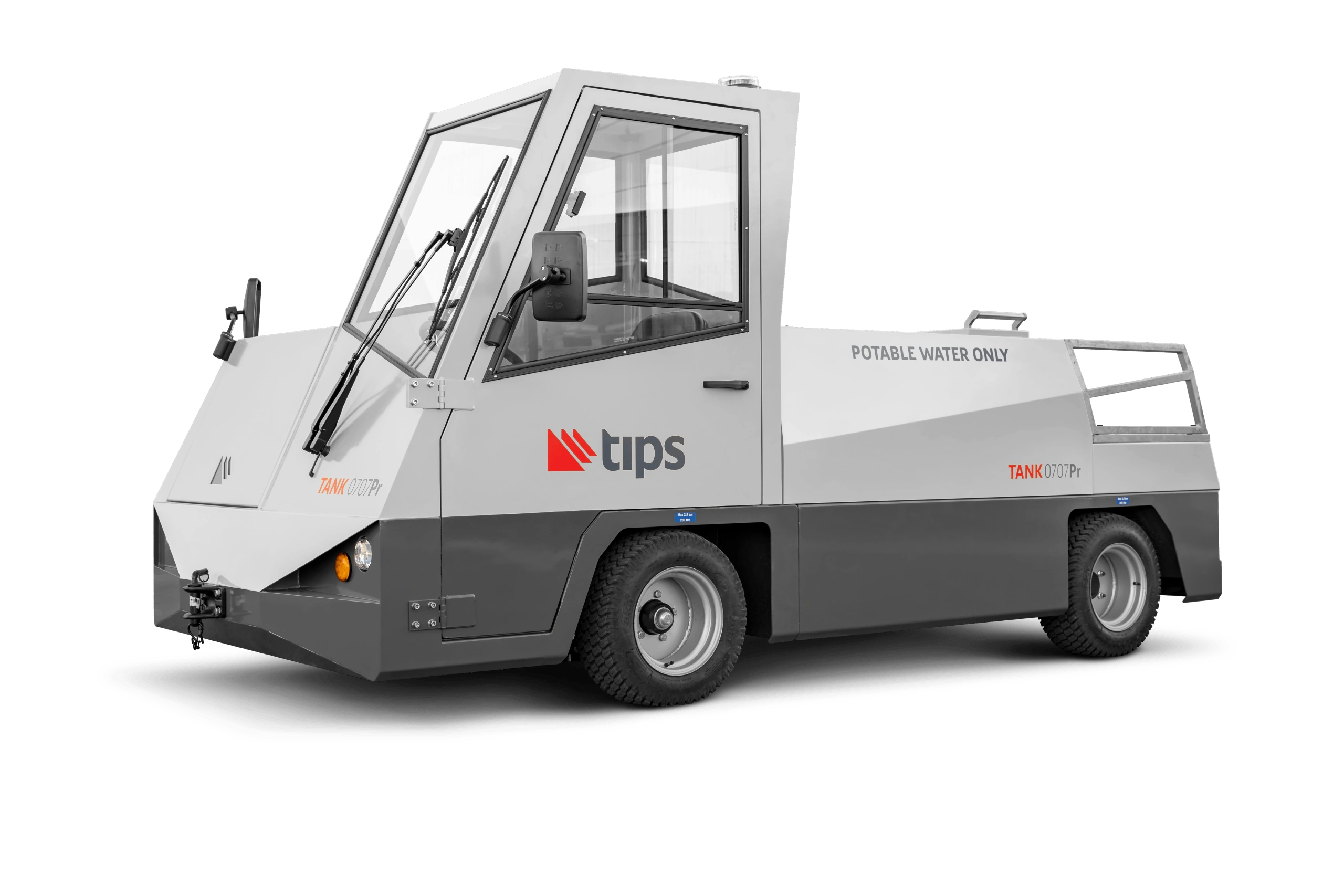 Photo of the Tips GSE Tank, an electric, airport potable water vehicle.